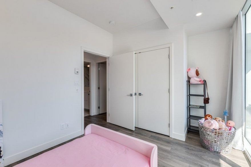 107 5688 Willow Street