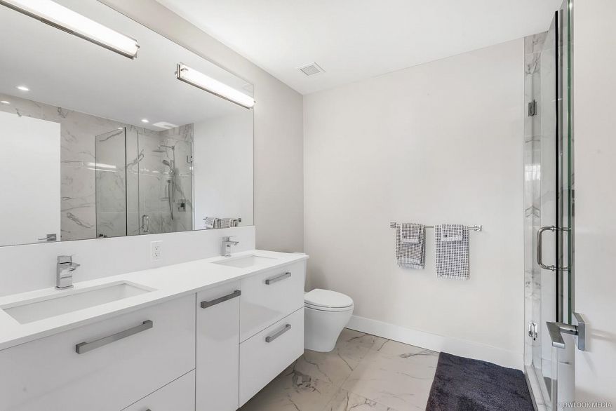 107 5688 Willow Street