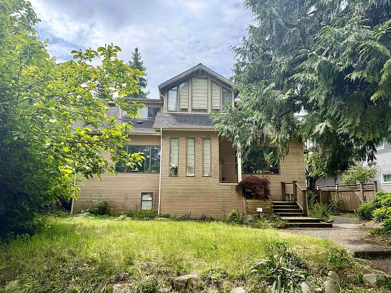 2638 W 36th Avenue