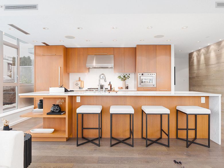 801 221 Union Street