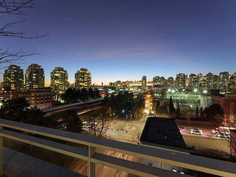 801 221 Union Street