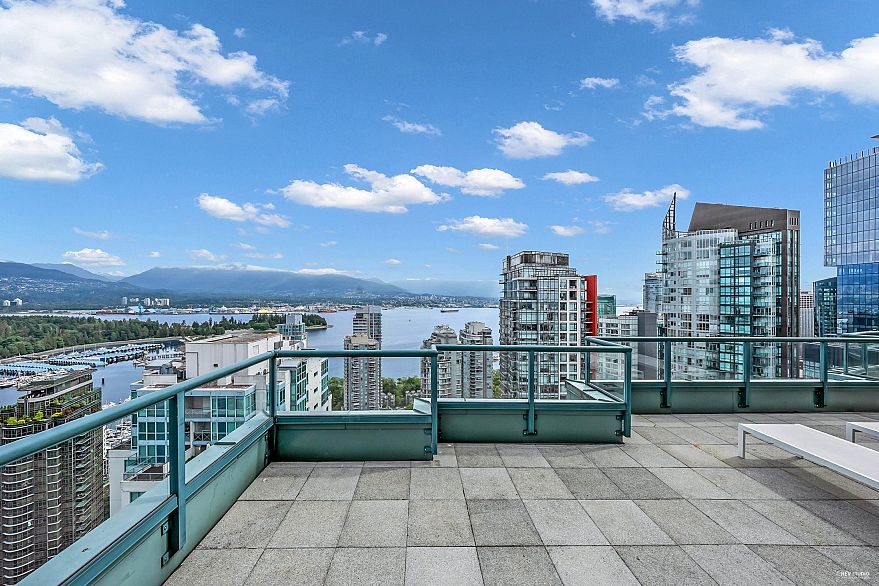 3402 1239 W Georgia Street