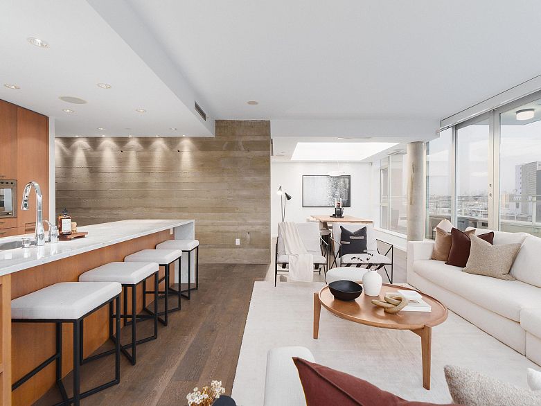 801 221 Union Street