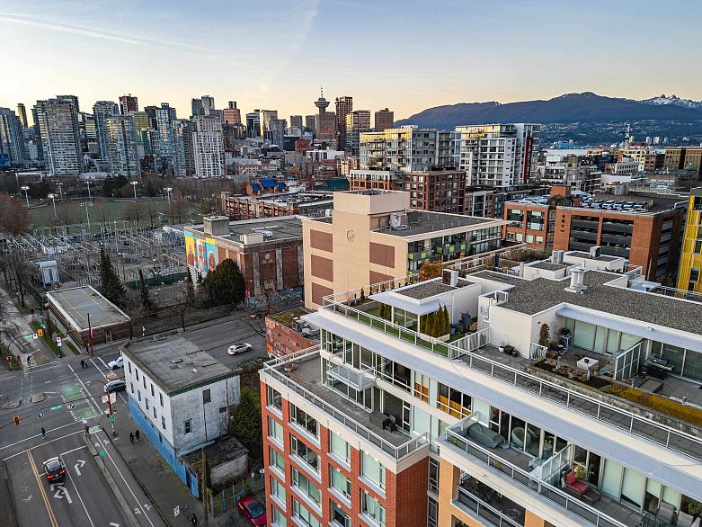 801 221 Union Street