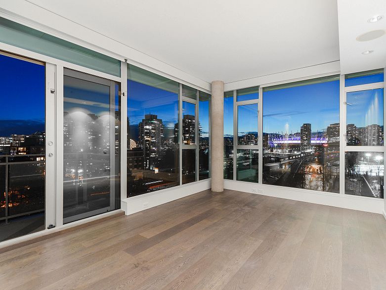 801 221 Union Street