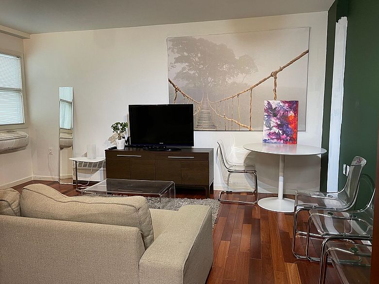 201 440 RICHARDS STREET, Vancouver BC V6B 2Z3