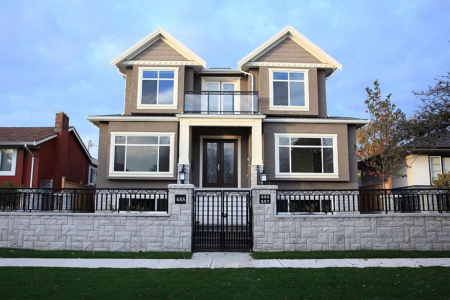 455 W 38th Avenue