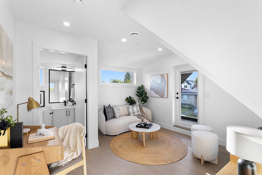 1 2864 E Georgia Street