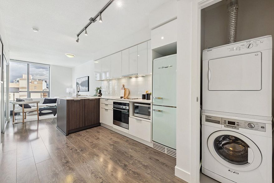 2203 1308 Hornby Street