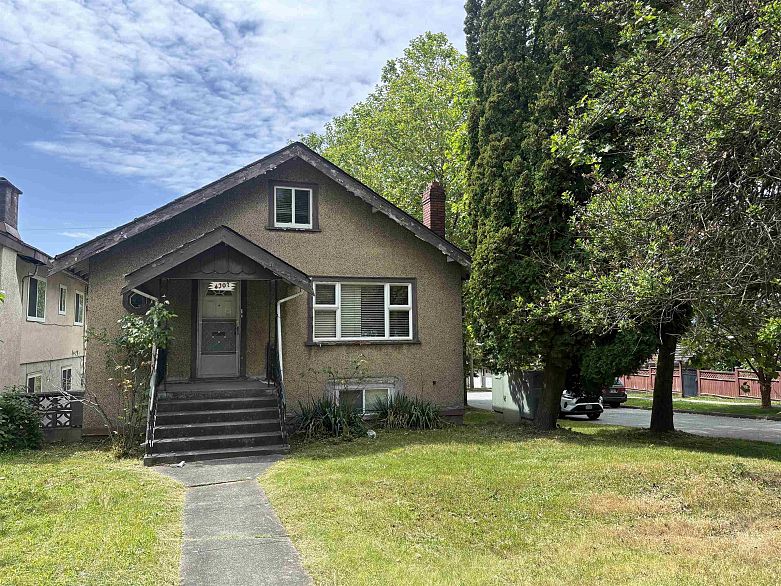 4307 Nanaimo Street
