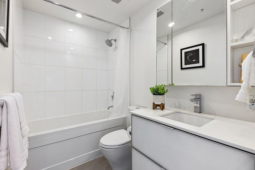 2203 1308 Hornby Street