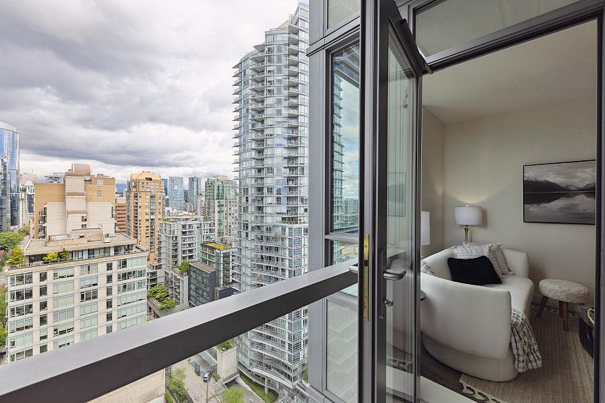 2203 1308 Hornby Street