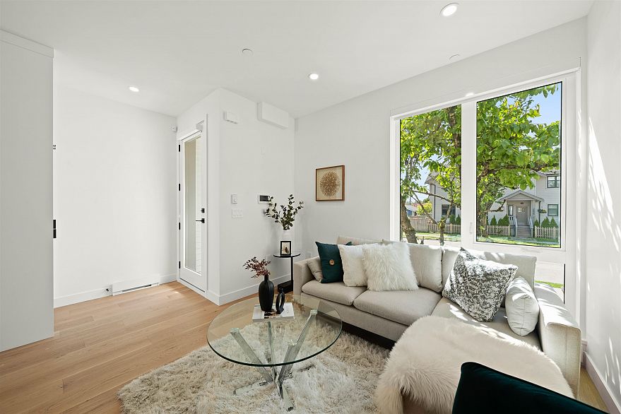 2418 Victoria Drive