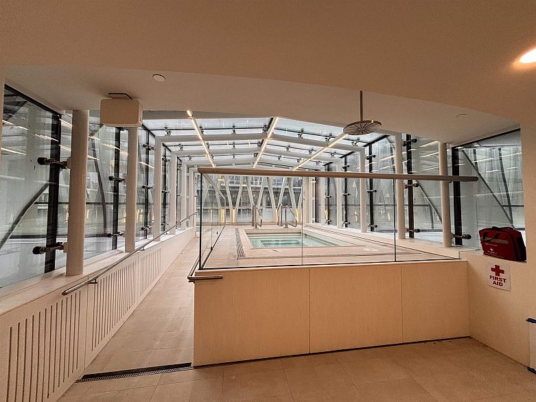 2702 1033 Nelson Street