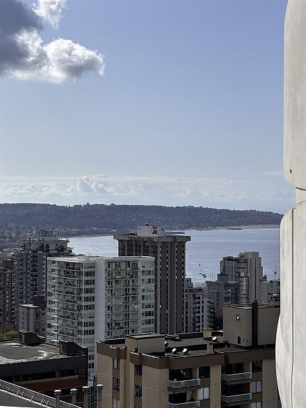 2702 1033 Nelson Street