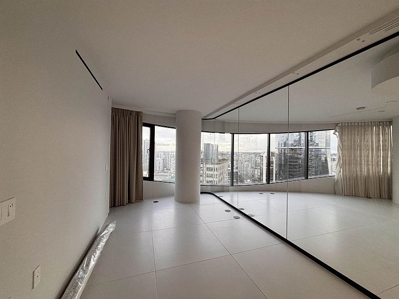 2702 1033 Nelson Street