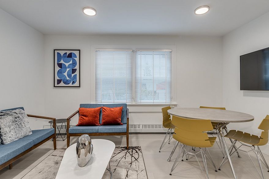 102 1425 HARO STREET, Vancouver BC V6G 1G2