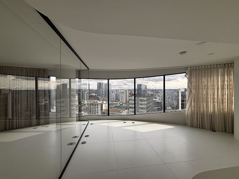 2702 1033 Nelson Street