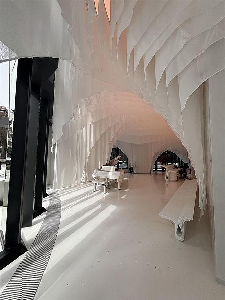 2702 1033 Nelson Street