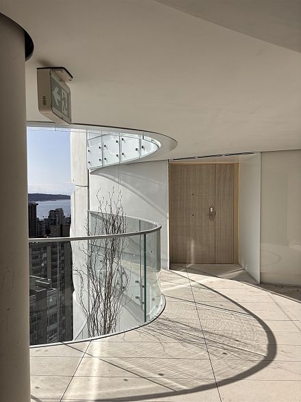 2702 1033 Nelson Street