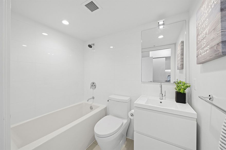 702 1133 Hornby Street