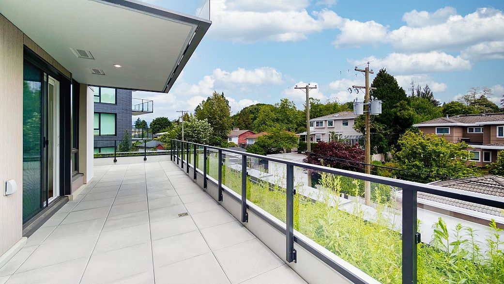 315 5212 Cambie Street