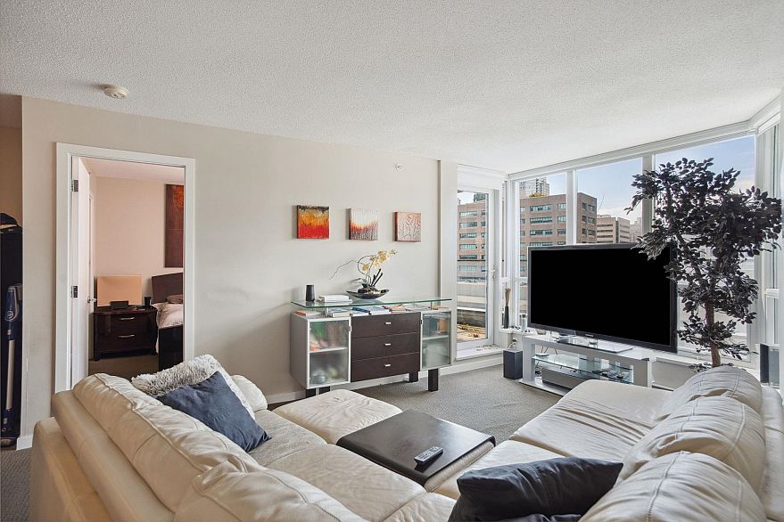 714 833 Seymour Street