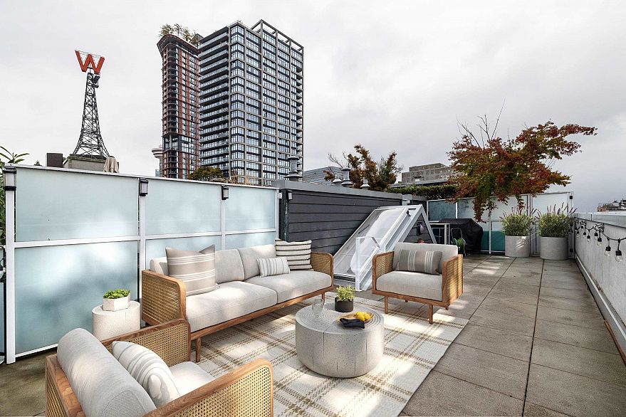609 53 W Hastings Street
