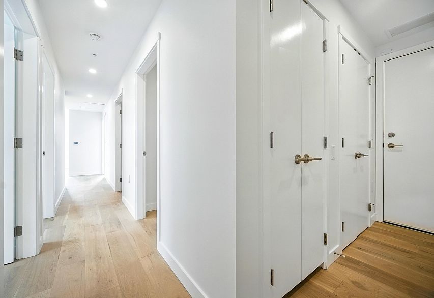 315 5212 Cambie Street