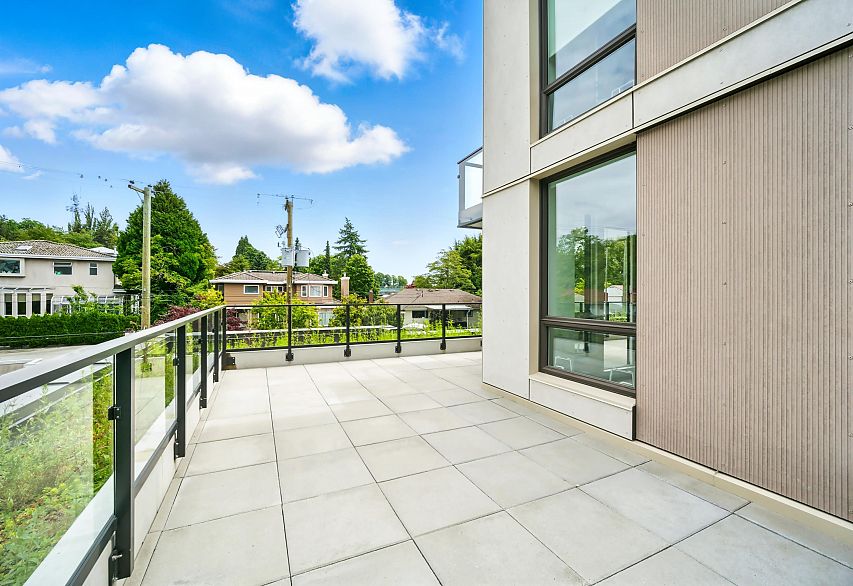 315 5212 Cambie Street