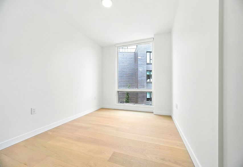 315 5212 Cambie Street