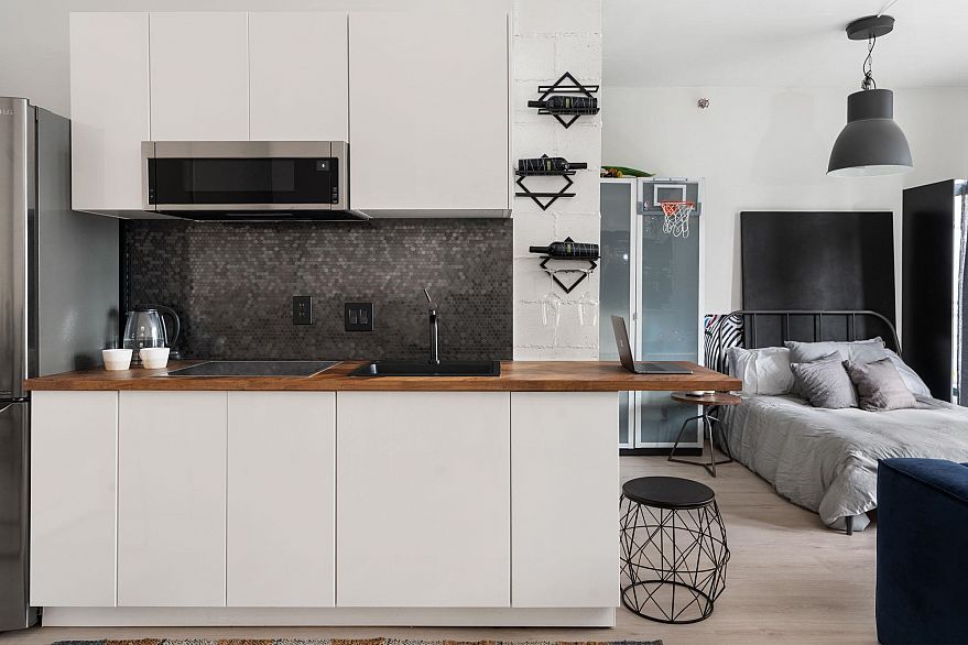 212 22 E Cordova Street