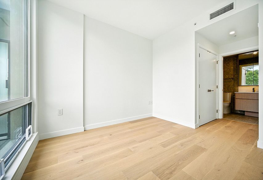 315 5212 Cambie Street