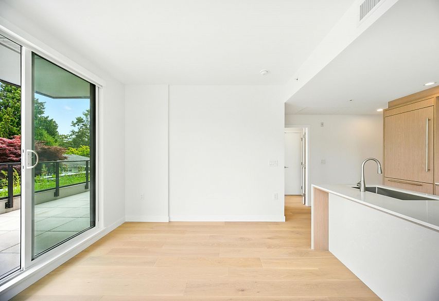 315 5212 Cambie Street