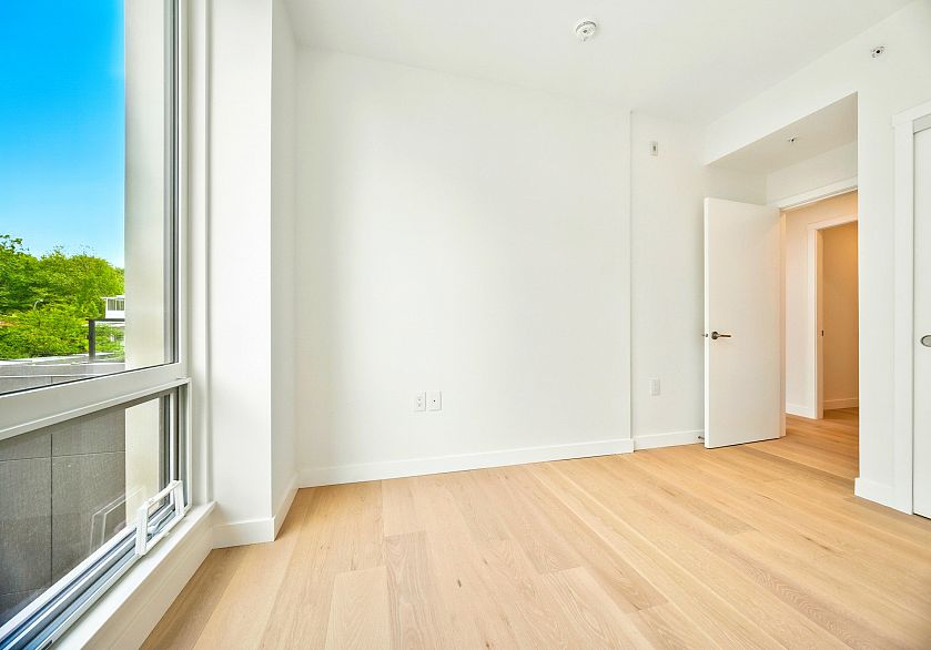 315 5212 Cambie Street