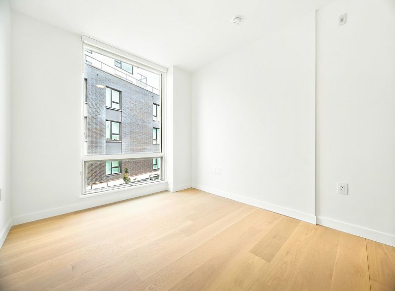 315 5212 Cambie Street