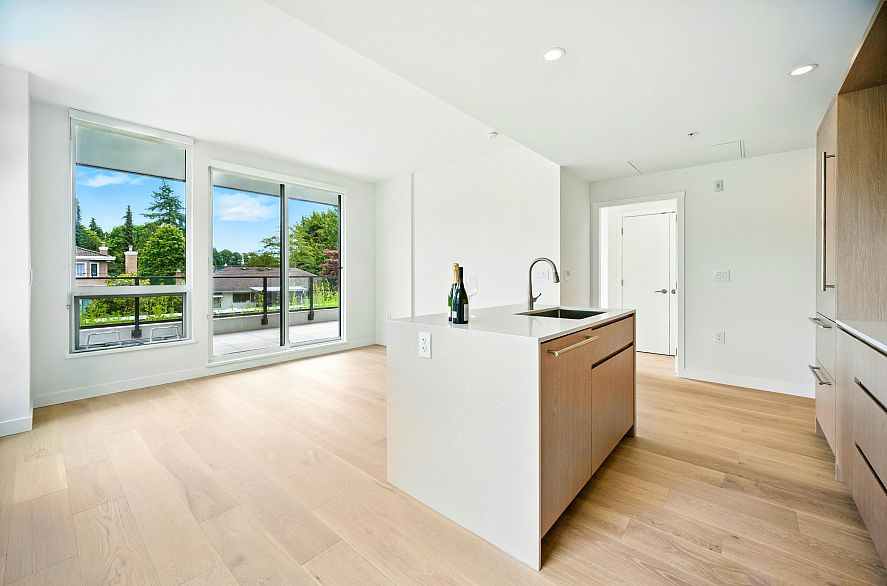 315 5212 Cambie Street