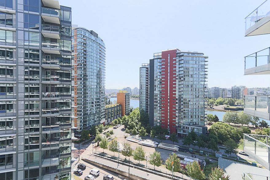 1507 68 Smithe Street