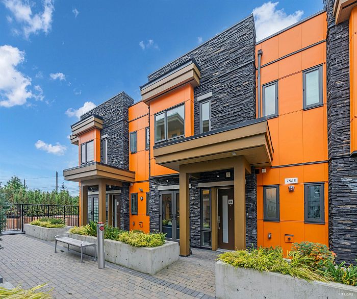24 7565 Oak Street