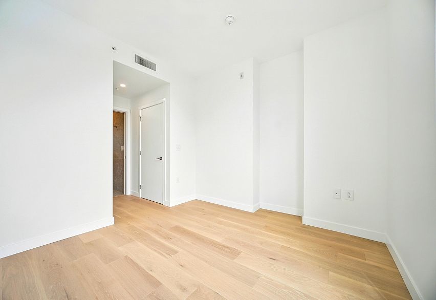 315 5212 Cambie Street