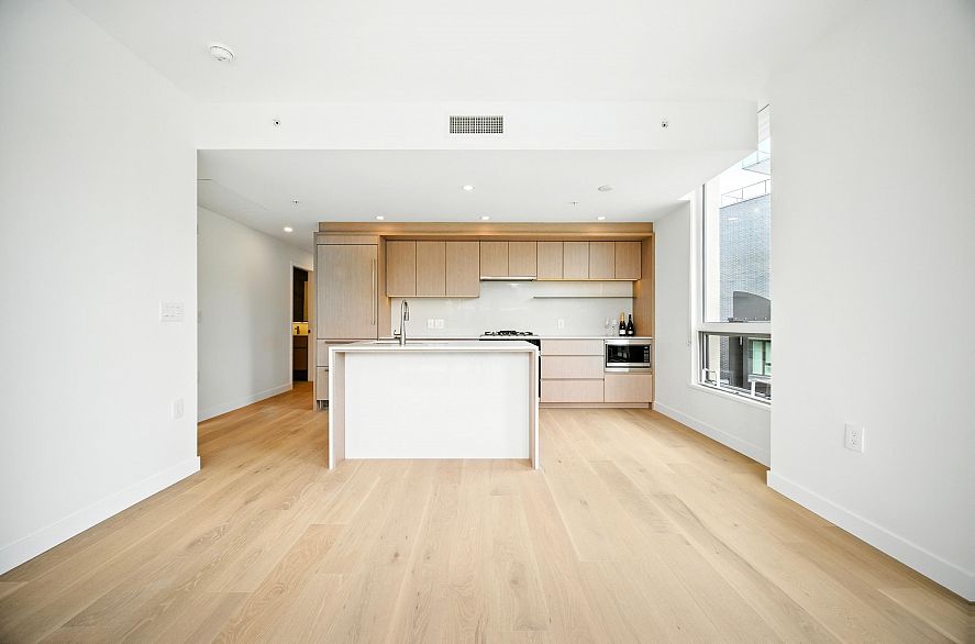 315 5212 Cambie Street