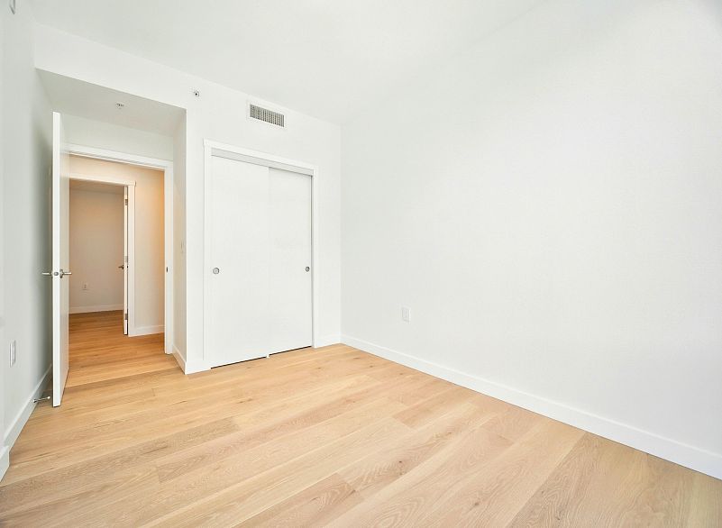 315 5212 Cambie Street