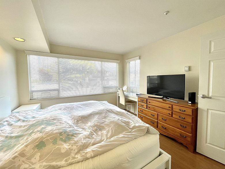 204 5626 Larch Street