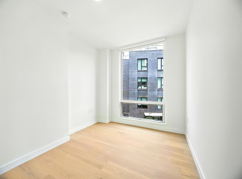 315 5212 Cambie Street