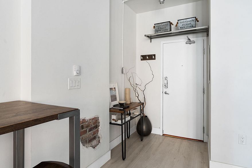 212 22 E Cordova Street