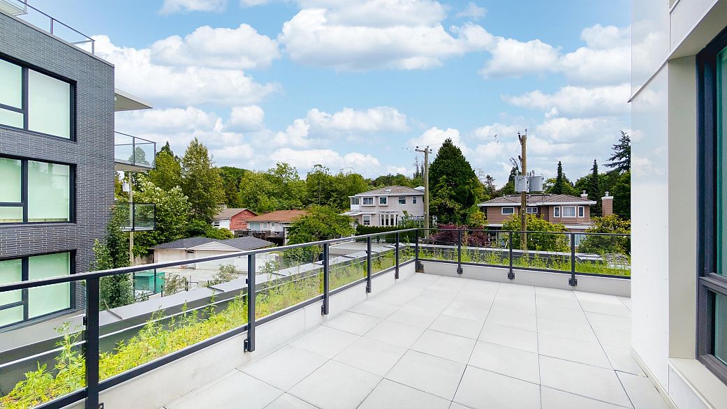 315 5212 Cambie Street