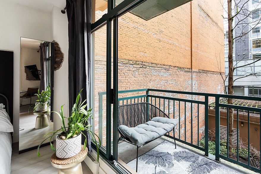 212 22 E Cordova Street