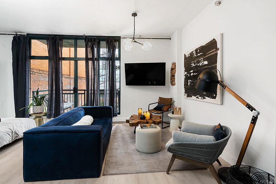 212 22 E Cordova Street