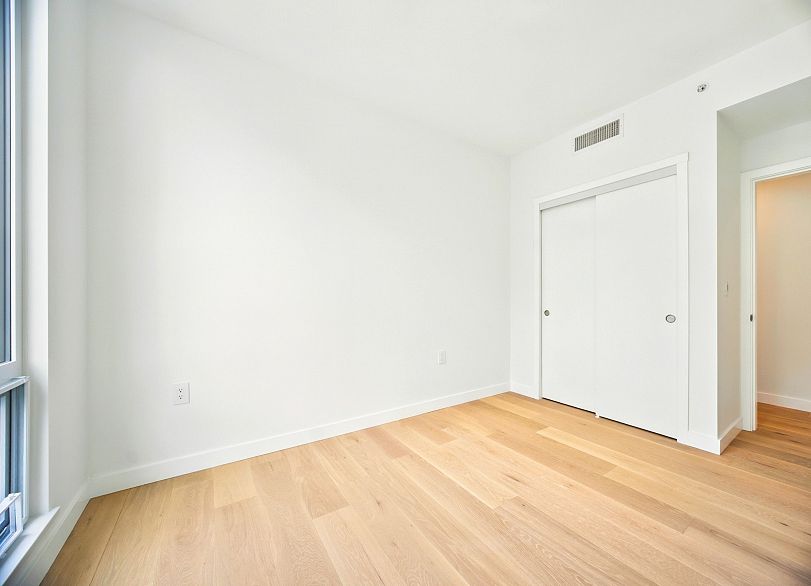 315 5212 Cambie Street