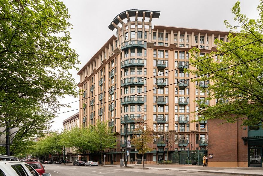 212 22 E Cordova Street